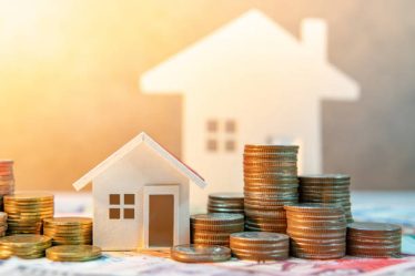 En 2025, MaPrimeRénov’ reste la principale aide pour la rénovation énergétique. Ainsi, elle s’adresse aux propriétaires, occupants comme bailleurs.
