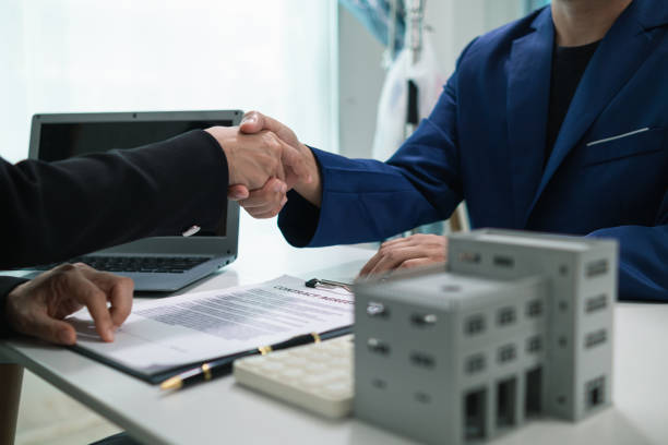 Aujourd’hui, il est possible d’acheter un bien immobilier en ligne. En effet, les outils numériques ont révolutionné les processus.