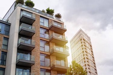 Un propriétaire détient naturellement le droit de propriété sur son bien immobilier. Il peut l’utiliser, le vendre, ou le louer librement.